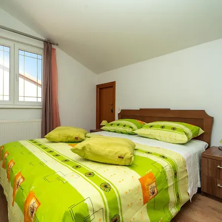 2 Bedroom Awesome In *