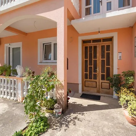 2 Bedroom Awesome In 아파트 비오그라드나모루